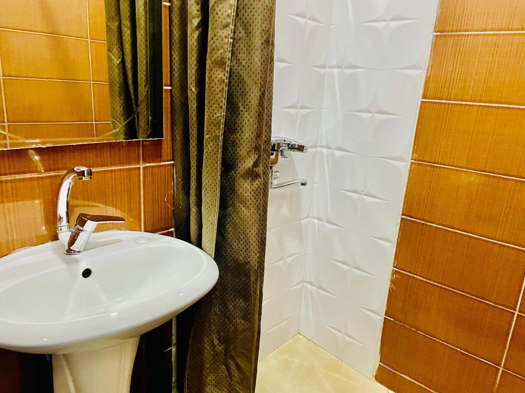 Hotel Klarastan Bon Voyage Tbilisi Exteriör bild