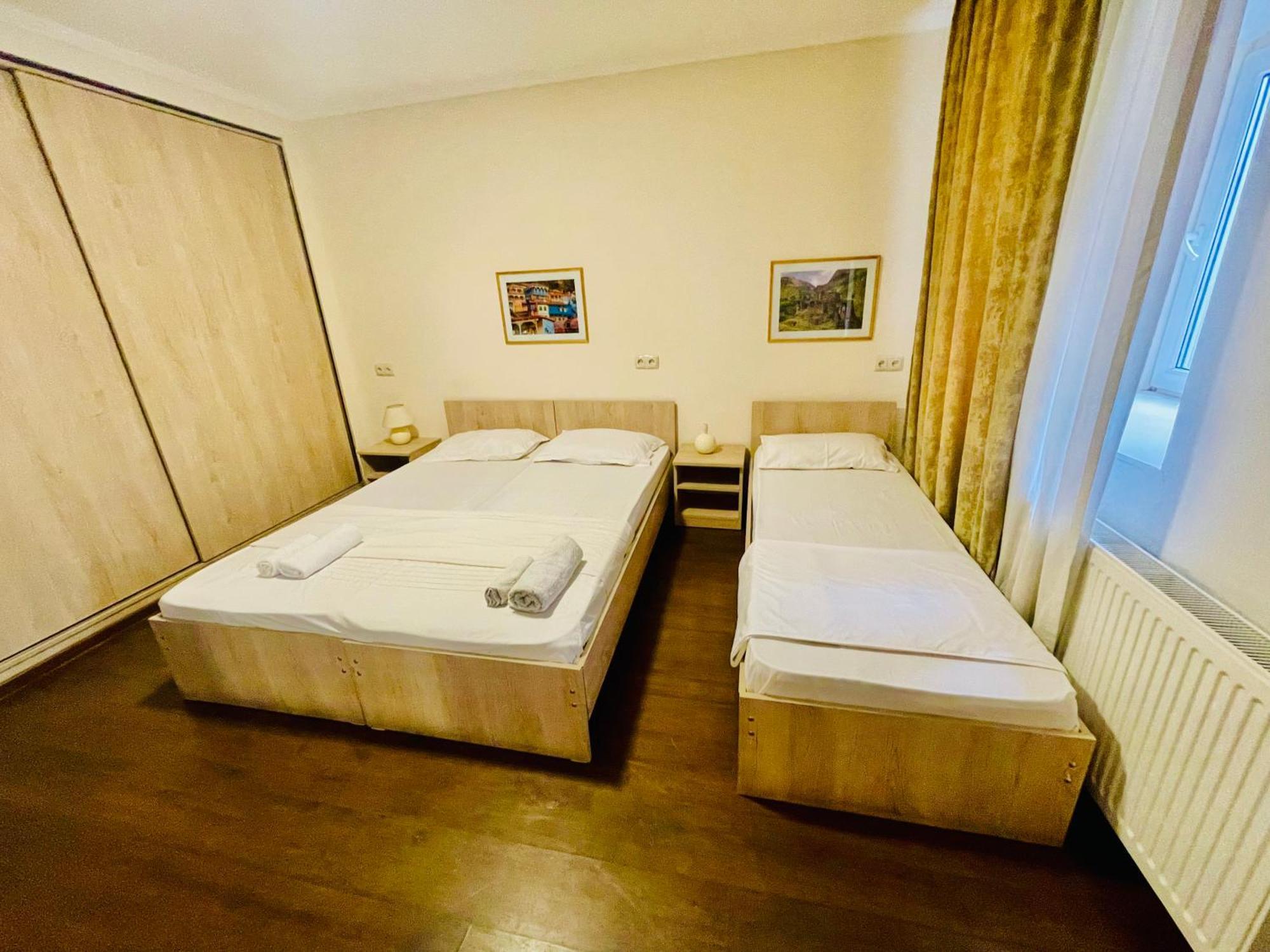 Hotel Klarastan Bon Voyage Tbilisi Exteriör bild