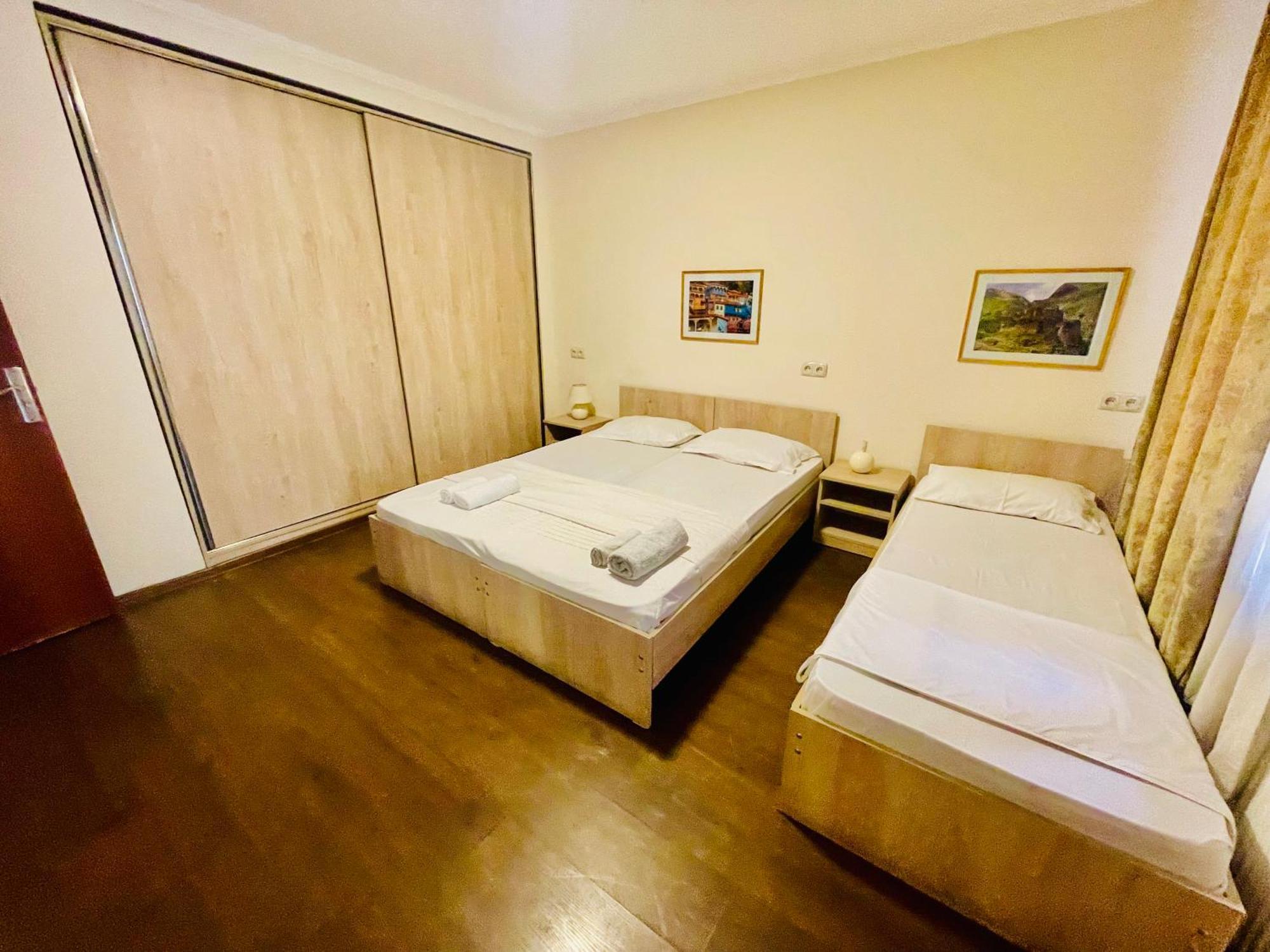 Hotel Klarastan Bon Voyage Tbilisi Exteriör bild