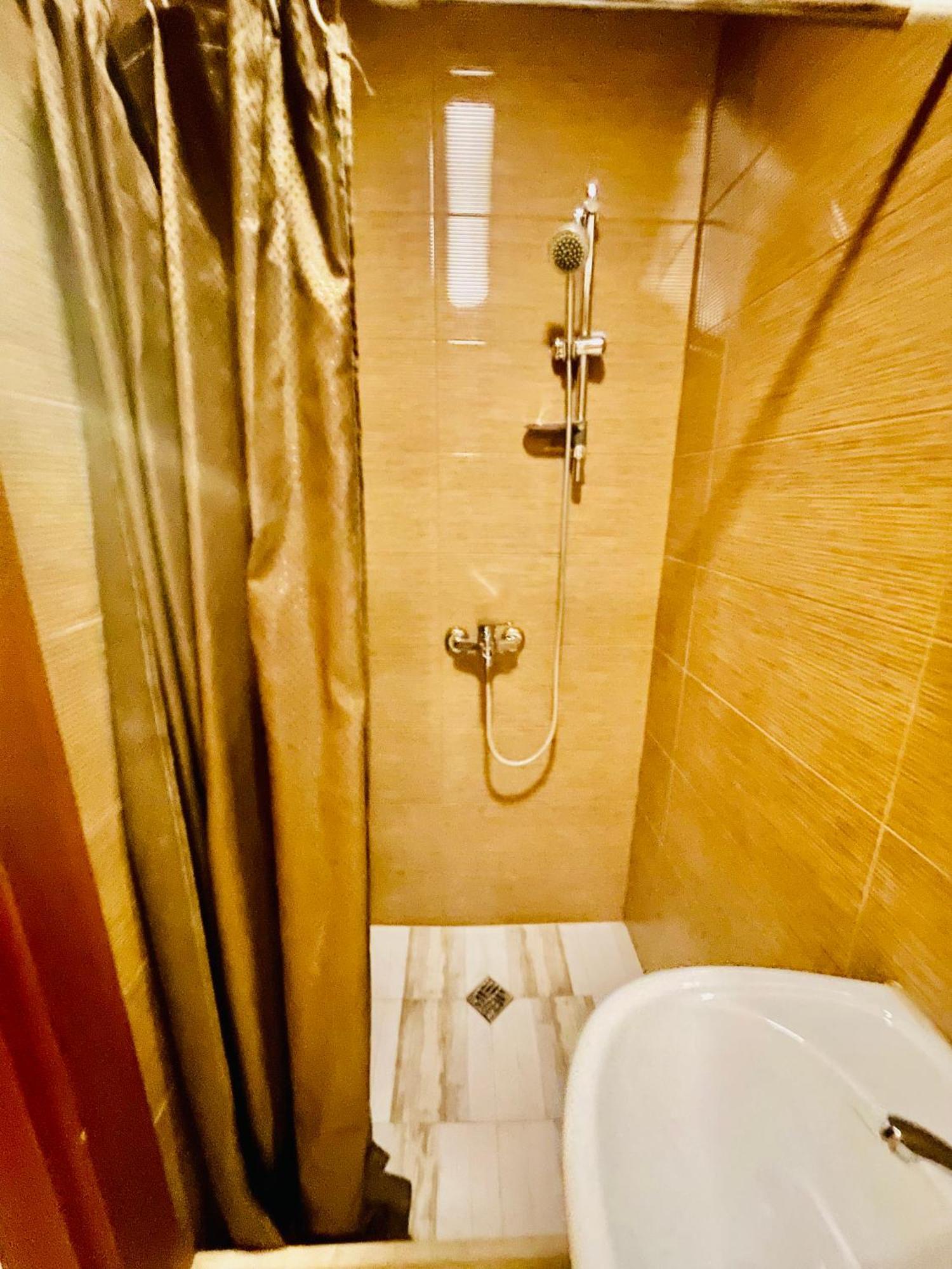 Hotel Klarastan Bon Voyage Tbilisi Exteriör bild