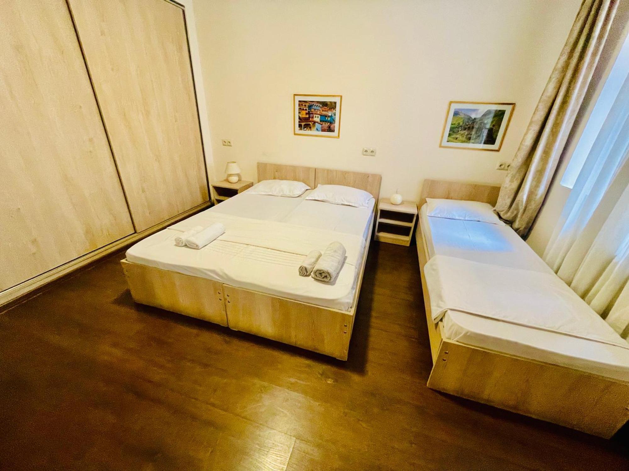 Hotel Klarastan Bon Voyage Tbilisi Exteriör bild
