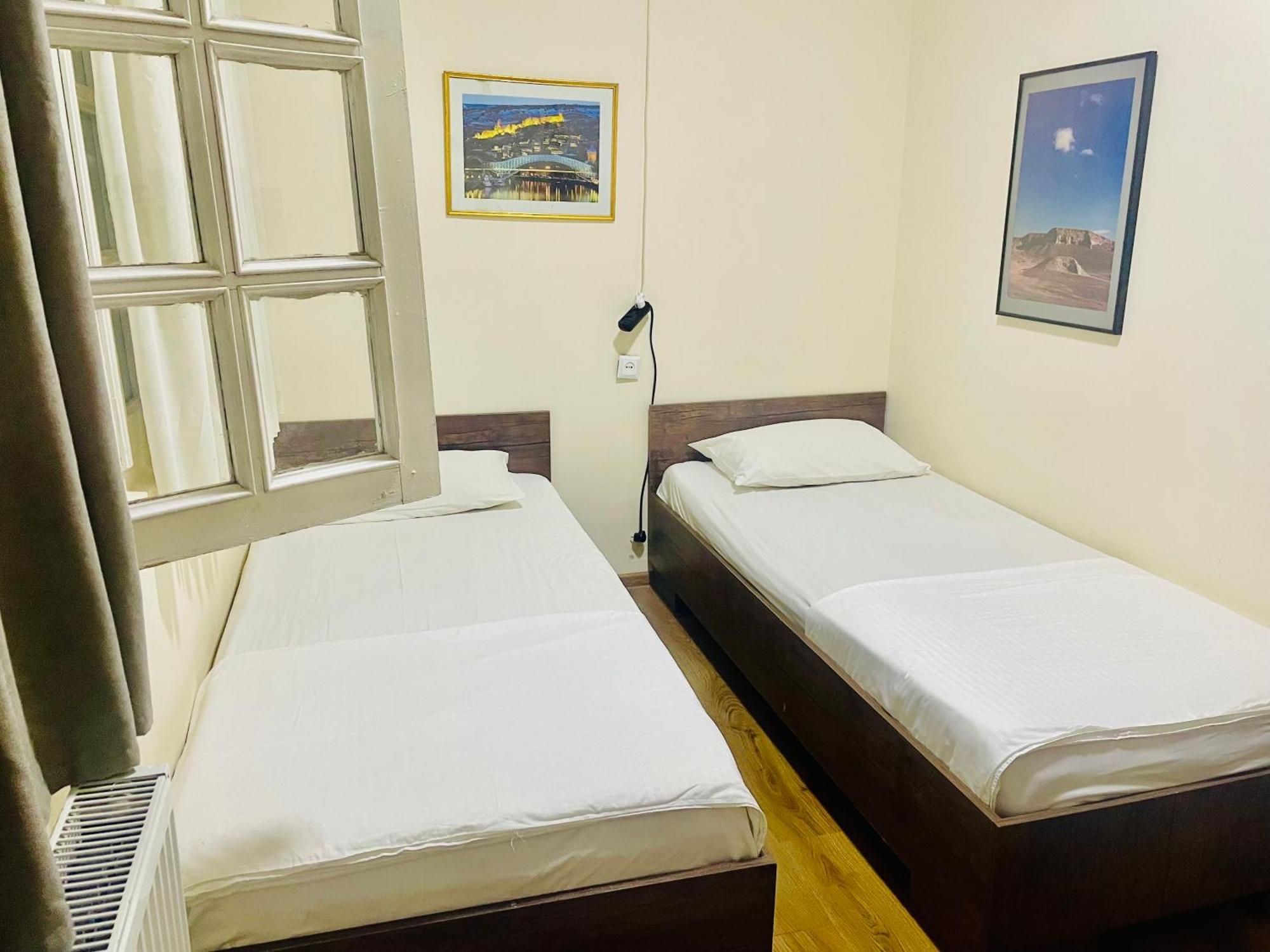 Hotel Klarastan Bon Voyage Tbilisi Exteriör bild