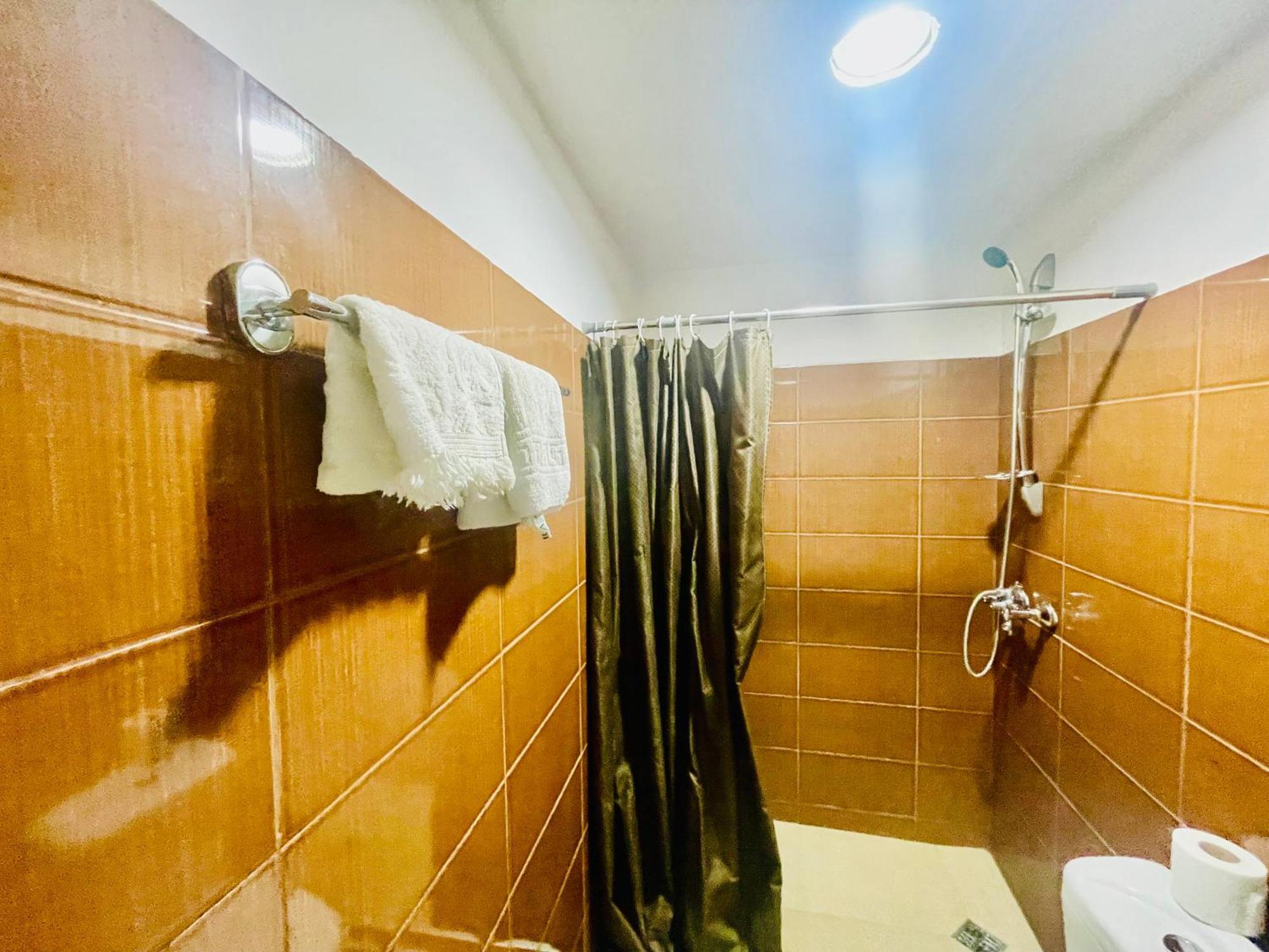 Hotel Klarastan Bon Voyage Tbilisi Exteriör bild