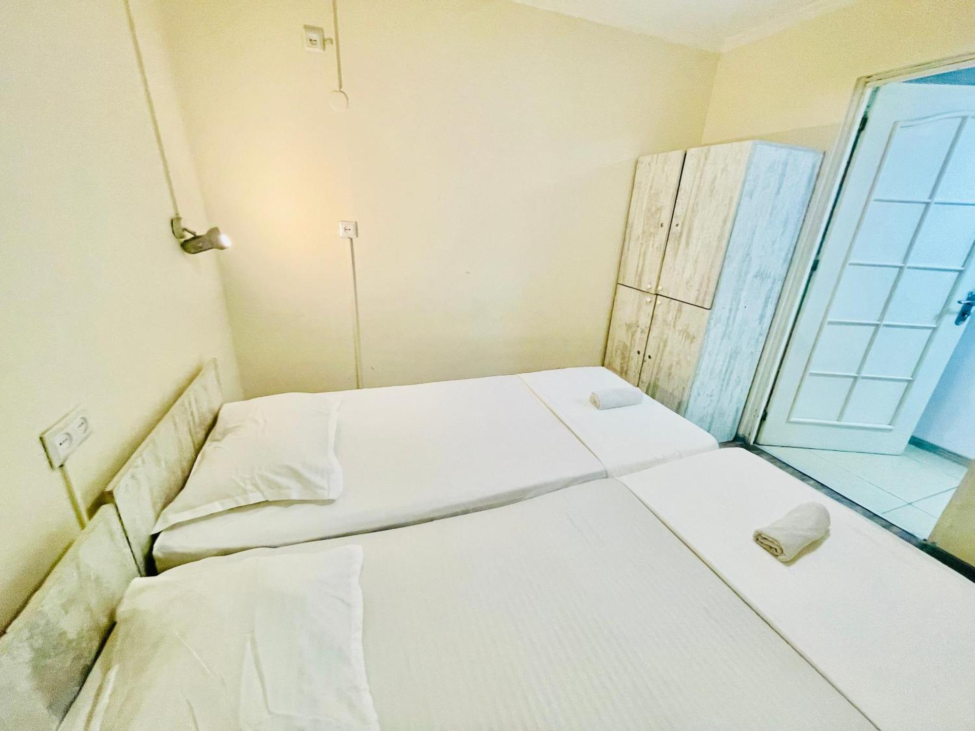 Hotel Klarastan Bon Voyage Tbilisi Exteriör bild