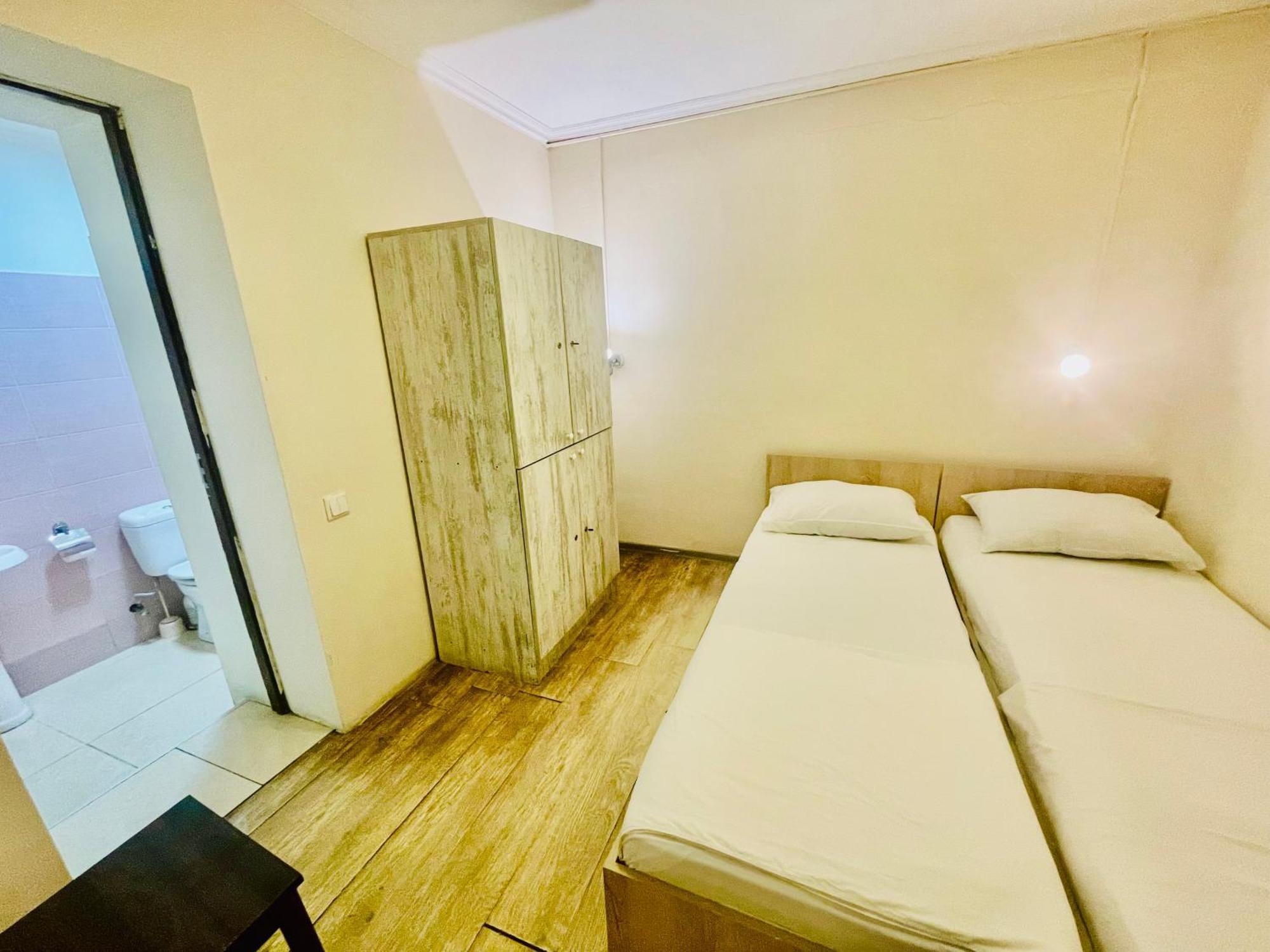 Hotel Klarastan Bon Voyage Tbilisi Exteriör bild