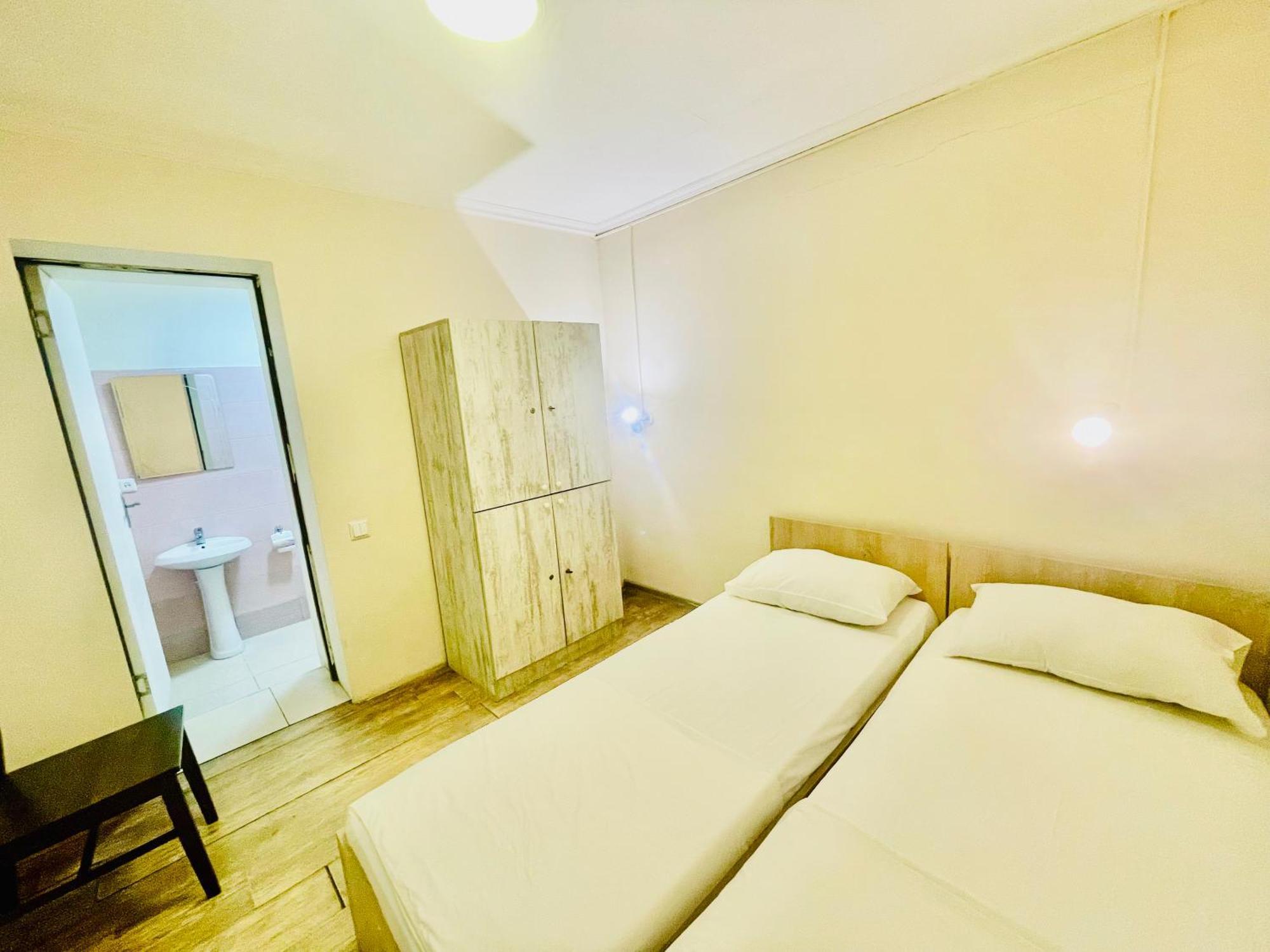 Hotel Klarastan Bon Voyage Tbilisi Exteriör bild