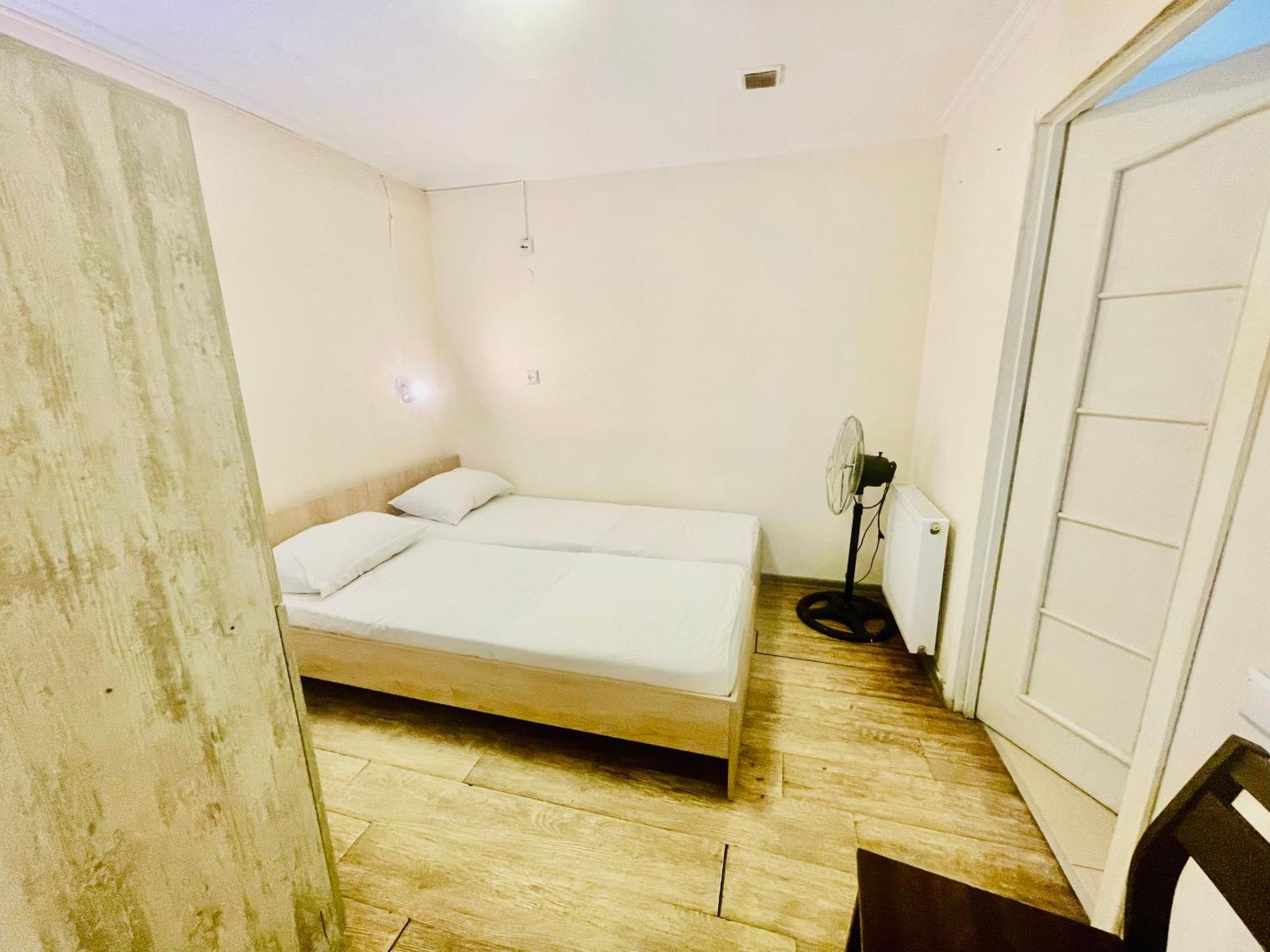 Hotel Klarastan Bon Voyage Tbilisi Exteriör bild