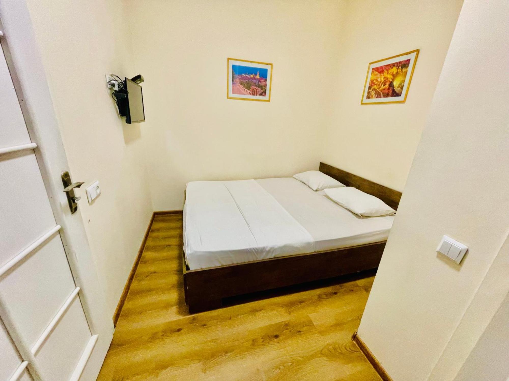 Hotel Klarastan Bon Voyage Tbilisi Exteriör bild