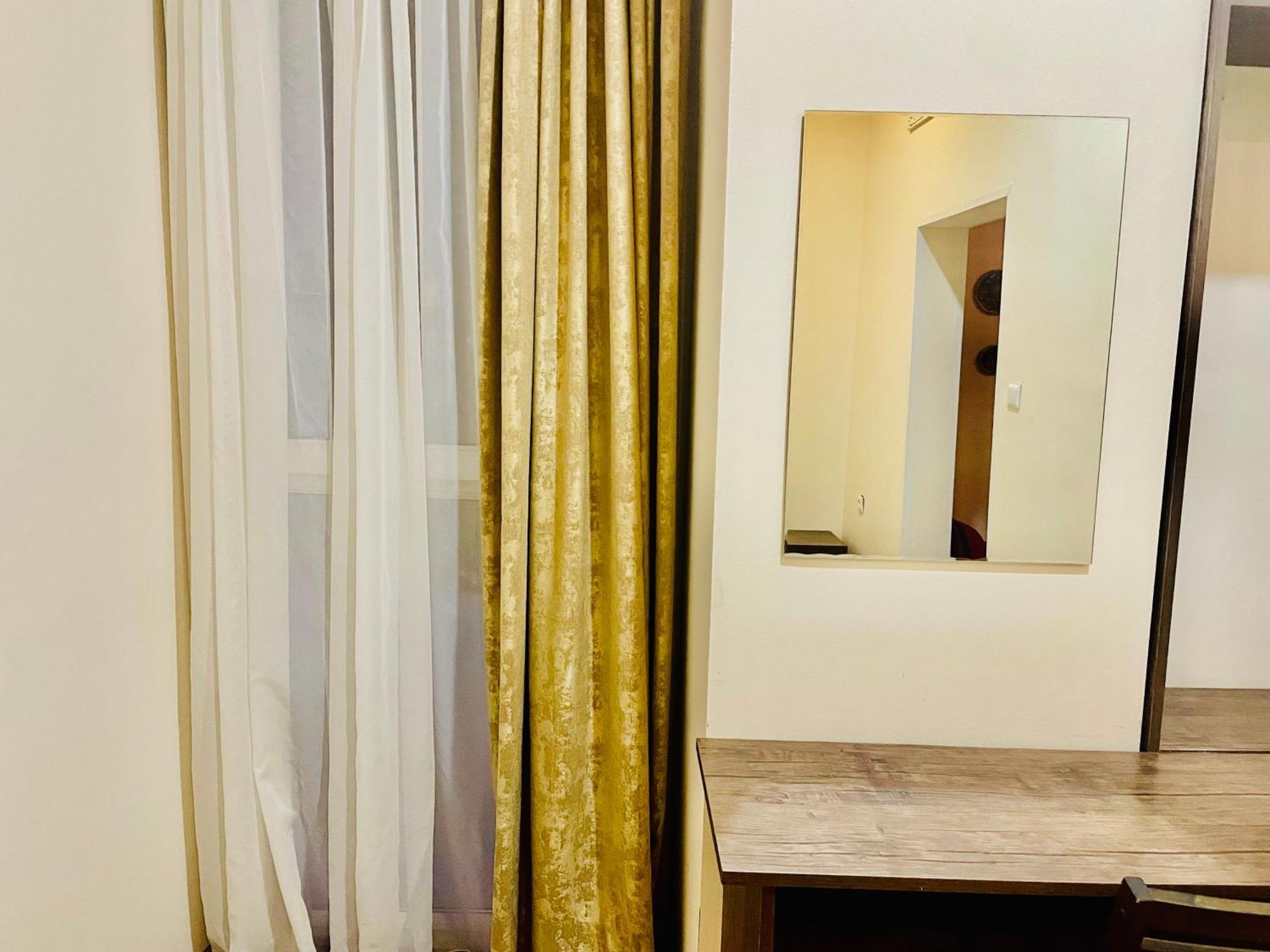 Hotel Klarastan Bon Voyage Tbilisi Exteriör bild