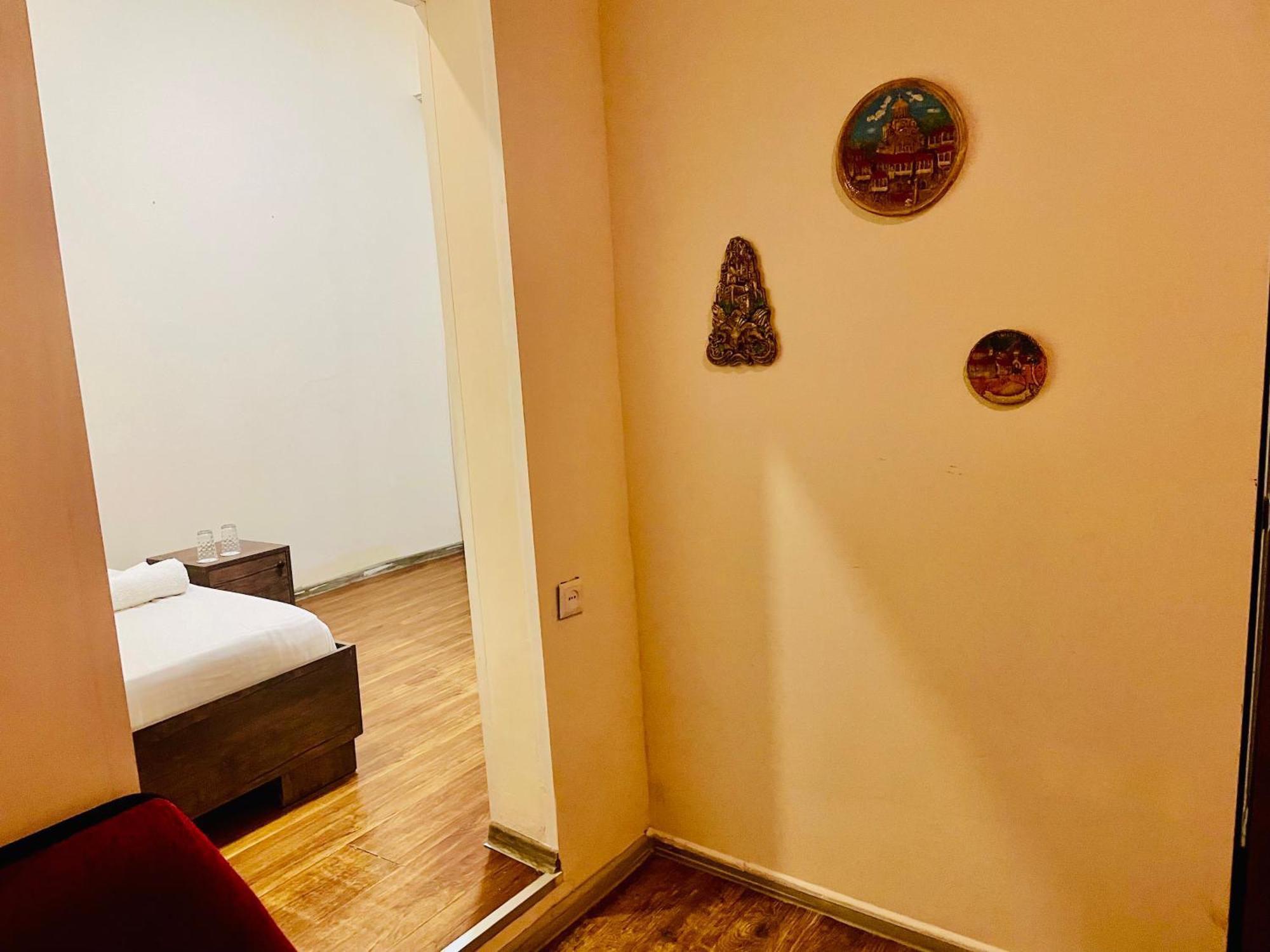 Hotel Klarastan Bon Voyage Tbilisi Exteriör bild